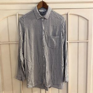 Old navy button down shirt